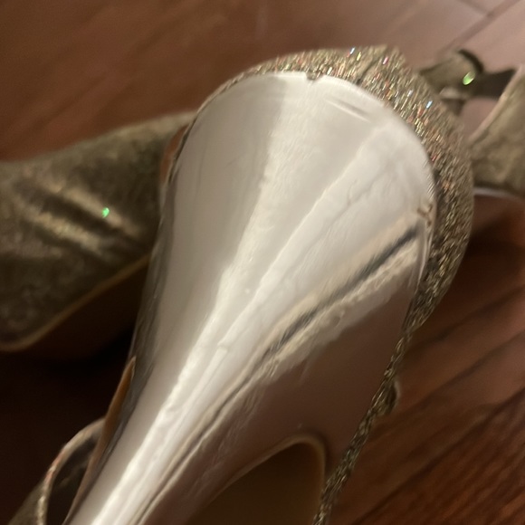 Steve Madden golden shoes - Picture 8 of 8